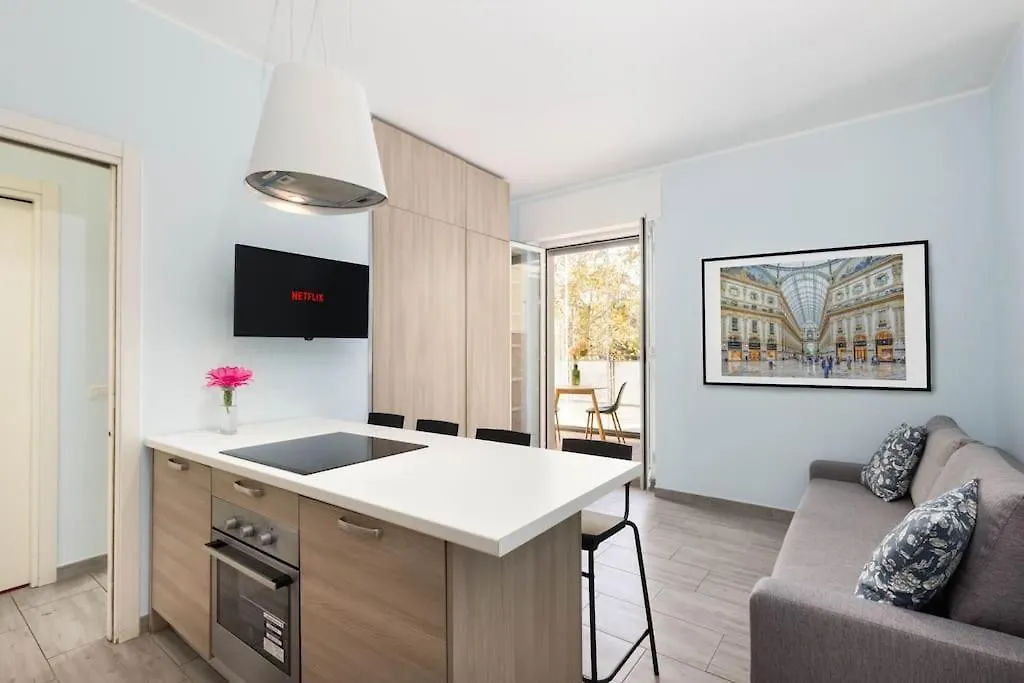 Casa Azzurra -Central Station-Free Luggage Storage Milan Italy