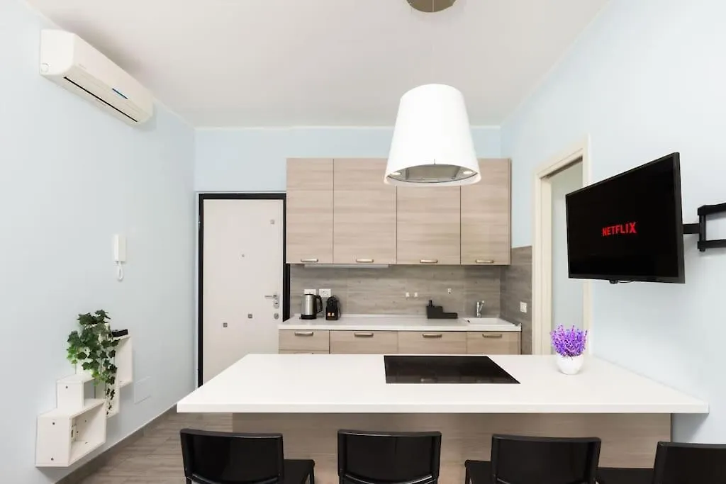 Apartment Casa Azzurra -Central Station-Free Luggage Storage Milan